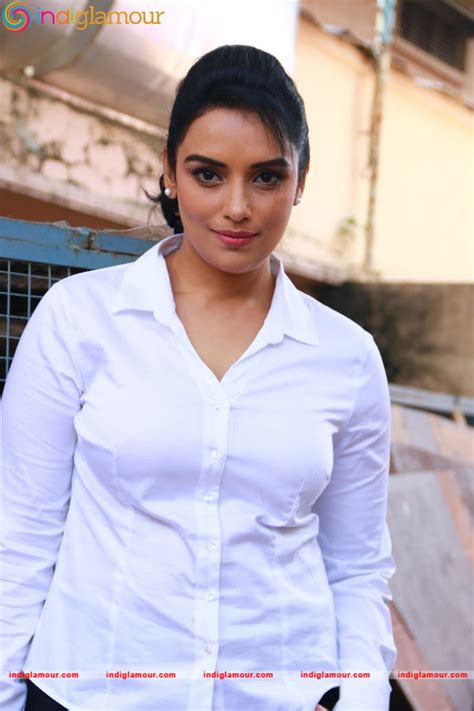 Shweta Menon Actress Photoimagepics And Stills 463481