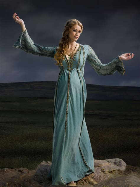 Vikings S2 Alyssa Sutherland As Princess Aslaug Fashion Gown Inspiration Viking Age