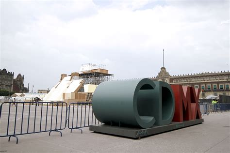 Construyen maqueta del Templo Mayor en Zócalo para recordar caída de