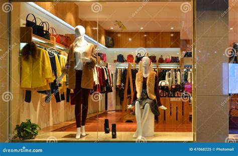 Fashion Boutique Display Window with Mannequins, Go Shopping, Dress ...