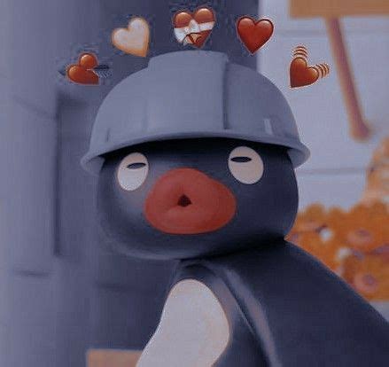 Pingu Hardhat Love - Discord Pfp