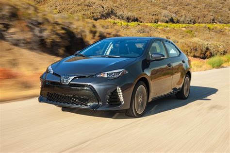 2018 Toyota Corolla Pictures 229 Photos Edmunds