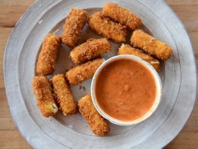 Garlic And Herb Mozzarella Sticks With Marinara Dipping Sauce Recipe