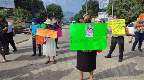 Bloquean En Paso Limonero Los Familiares De Los Trabajadores De Lala