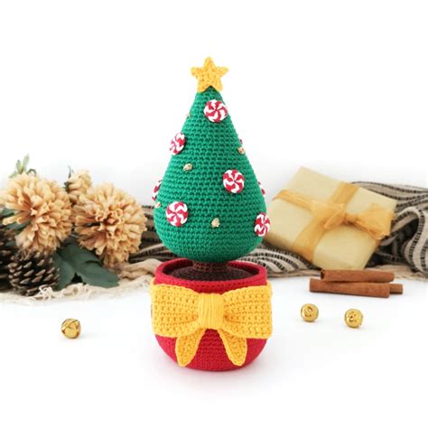 Candy Christmas Tree amigurumi pattern - Amigurumi.com