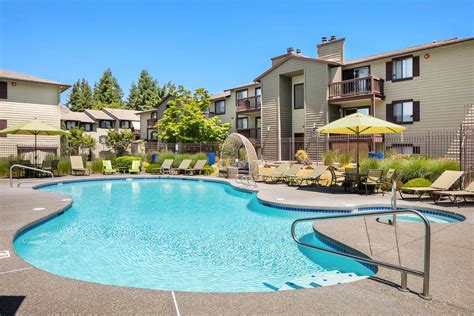 Crown Pointe Apartments in Renton WA