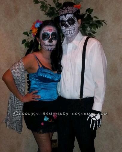 Great Dia de Los Muertos Couple Halloween Costume