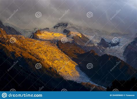 Montblanc summit at sunset stock image. Image of classic - 264909683