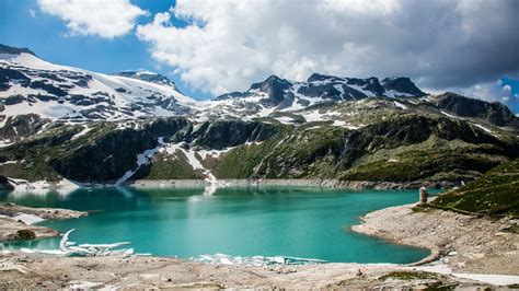 Stunning 4K Ultra HD Wallpaper Of The Majestic Alps