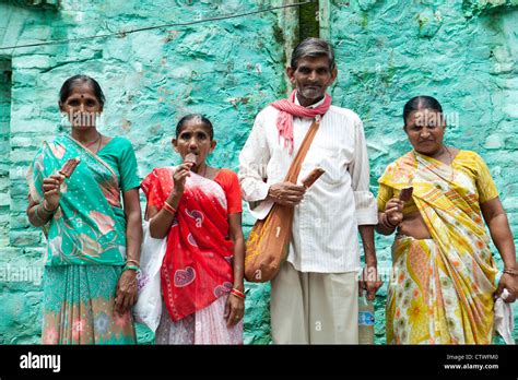 people inhabitants of India Stock Photo - Alamy