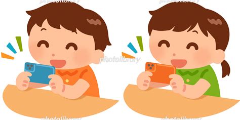 スマホを見て笑う男の子と女の子 イラスト素材 7126773 フォトライブラリー Photolibrary