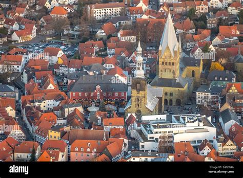 Luftaufnahmen Rathaus Kirche St Petri St Patrokli Dom