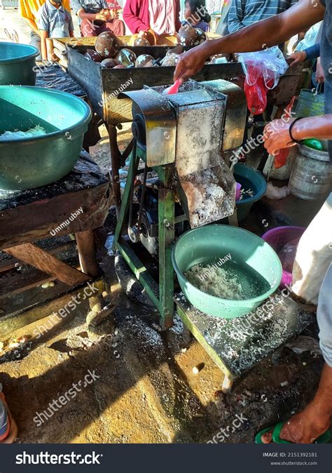 Coconut Grater Machine Indonesian Traditional Market Stock Photo 2151392181 | Shutterstock