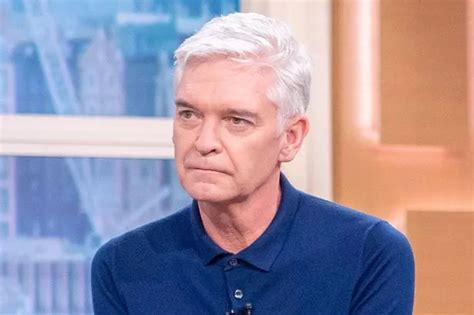 Holly Willoughby Cuts Ties With Phillip Schofield Amid This Morning