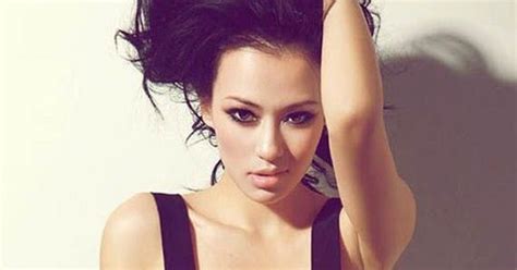 CELEBRITY PICS Muqi Miya Hot Topless Navel