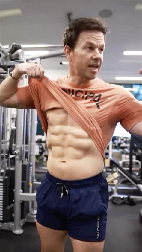 Mark Wahlberg 52 Shows Off 6 Pack Abs Courtesy Of 4 A M Workouts In