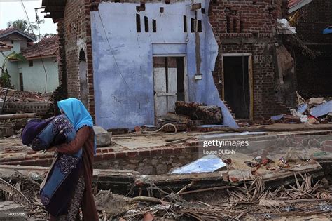 Tsunami aftermath on the East coast of Sri Lanka In Sri Lanka On... News Photo - Getty Images