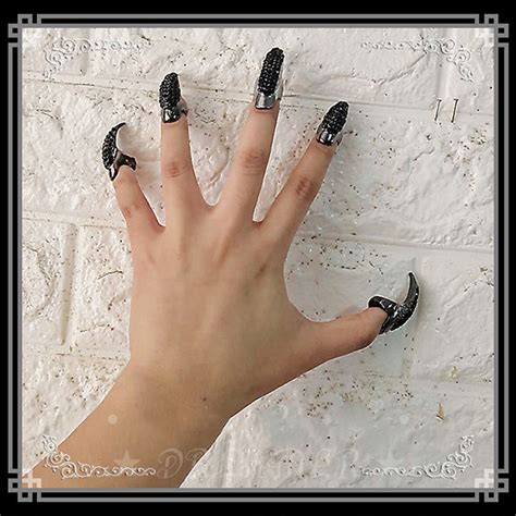 Halloween Dark Demon Claws - Metal - Stylish Design - ApolloBox