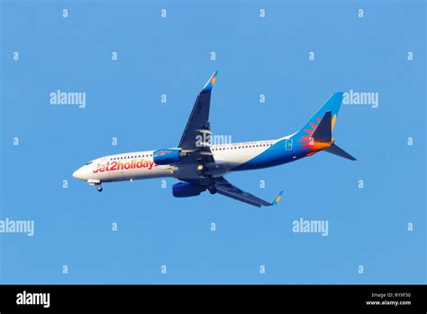 Leeds Jet 2 737 Hi Res Stock Photography And Images Alamy