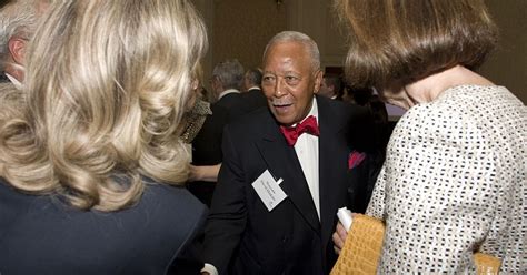 David Dinkins Nycs First Black Mayor Who Was Embattled By Crown Heights Riots Dies At 93