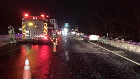 Multiple Crashes Close Part Of I 93 In Windham For An Hour