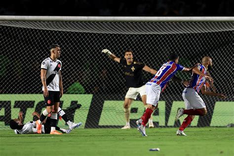 VÍDEO Veja os melhores momentos da vitória do Bahia sobre o Vasco pelo