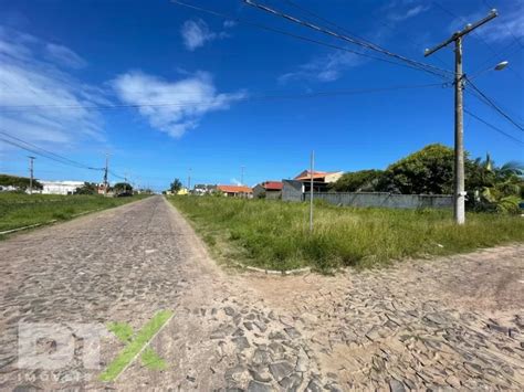 Cabe A De Quadra Em Uma Das Principais Avenidas Da Cidade