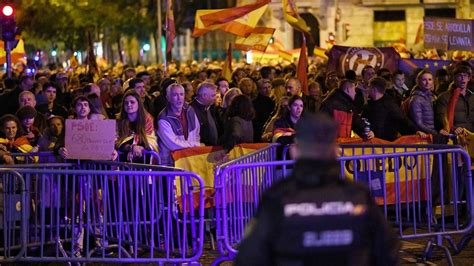 Protestas Ferraz La Policía Blinda Ferraz En La Novena Noche De