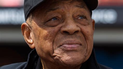 Willie Mays Boundary Breaking Baseball Legend Dead At News Colony