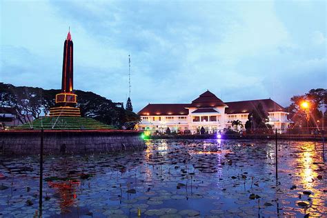 5 Tempat Ikonis Di Kota Malang Yang Kaya Akan Sejarah Dan Cocok Untuk