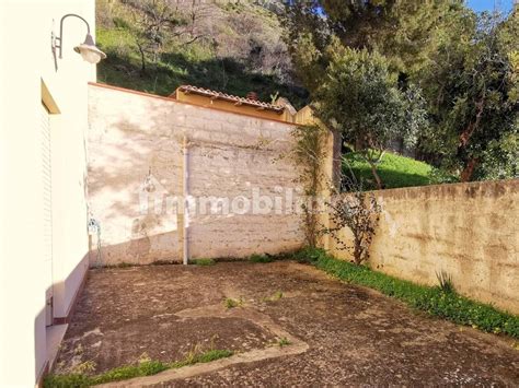 Vendita Villa Unifamiliare In Via Sant Anna 72 Erice Da Ristrutturare