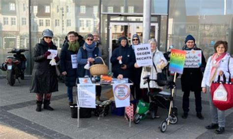 Meppen OMAS GEGEN RECHTS Verteilen Kekse Zum Weltfrauentag Was Los In