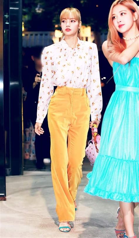 pin  yieeel       p    blackpink lisa fashion fashion show