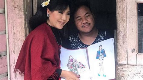 Foto Anne Avantie Tembus Pematang Sawah Demi Temui Desainer Difabel