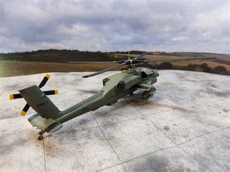 Revell 1 72 McDonnel Douglas AH 64A Apache 04487 The Airfix