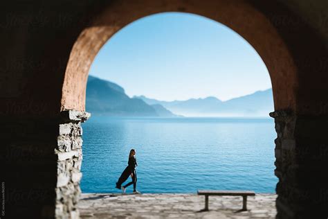 «woman At Lake Del Colaborador De Stocksy «simone Wave Stocksy