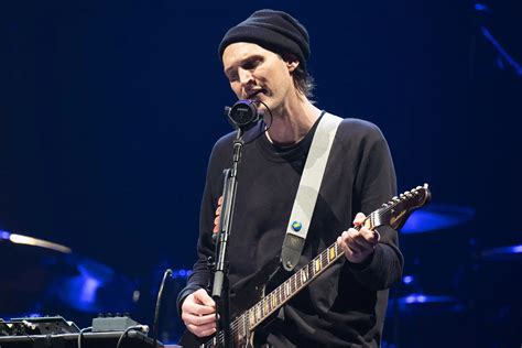 Josh Klinghoffer Ex Red Hot Chili Peppers E Atualmente Nos Pearl Jam