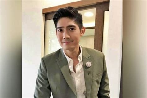 robi domingo   contract signing  abs cbn philnews