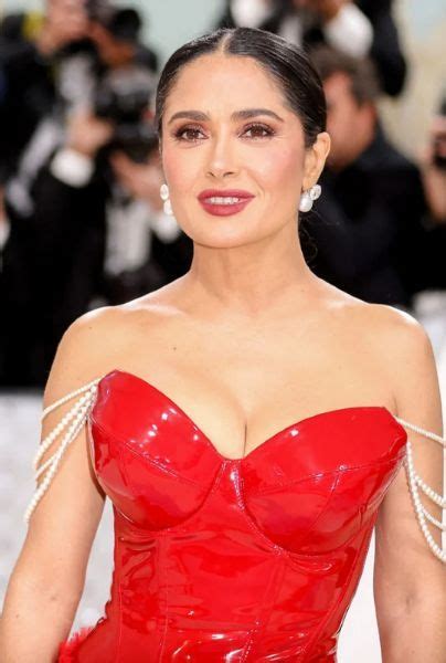 La Fórmula Secreta De Salma Hayek Para Mantenerse En Forma A Sus 56