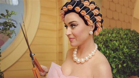 Katy Perry Prunes Her Garden Just Eat Did Somebody Say Just Eat