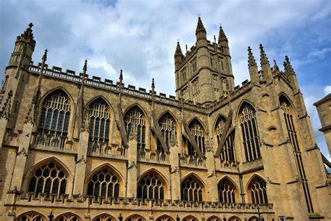 Perpendicular Design of Bath Abbey in Bath, England - Encircle Photos