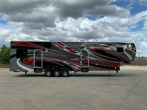 2013 HEARTLAND CYCLONE 4014 TOY HAULER - True RV True RV