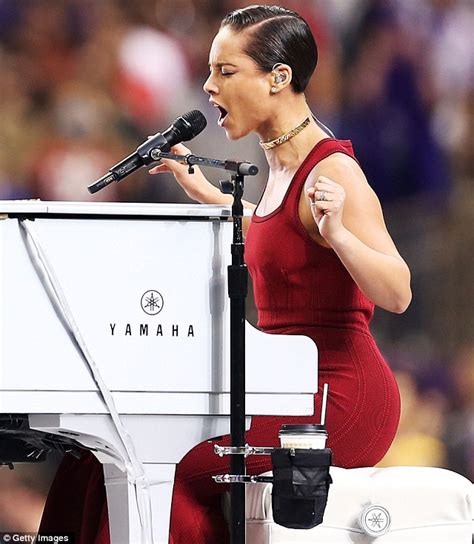 Alicia Keys' national anthem performance at Super Bowl 2013 was moving ...