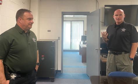 Allen County Jail commanders want mental health facility along with new ...