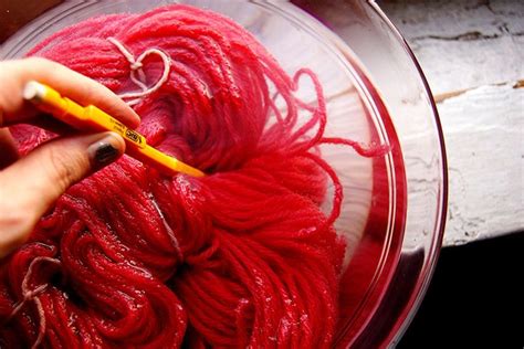 How To Dye Yarn With Food Coloring Plus Other Tips Yarn Dyeing