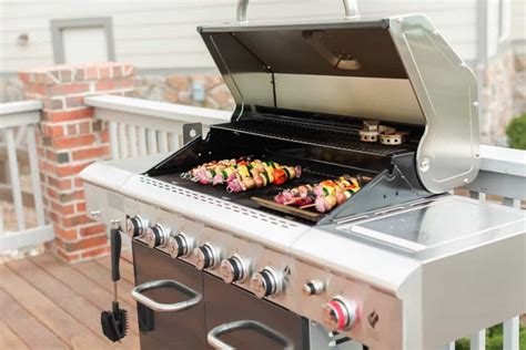 Electric Grills vs Gas Grills: Cooking & Flavor Compared