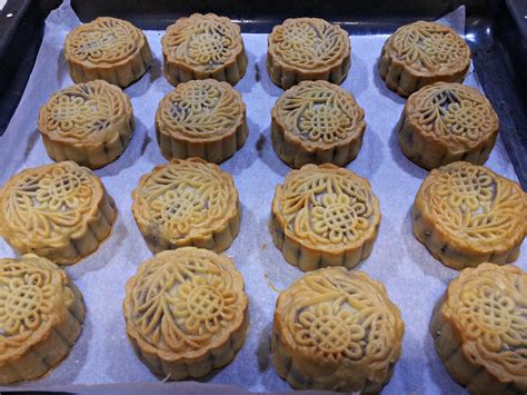 Pat S Kitchen Journal Traditional Mooncake Homemade Red Bean Paste With Pine Nuts