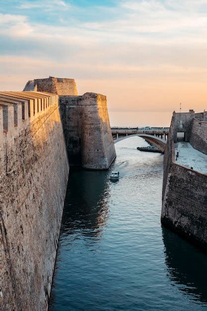 Vista General Del Foso De Las Murallas Reales De Ceuta Al Atardecer