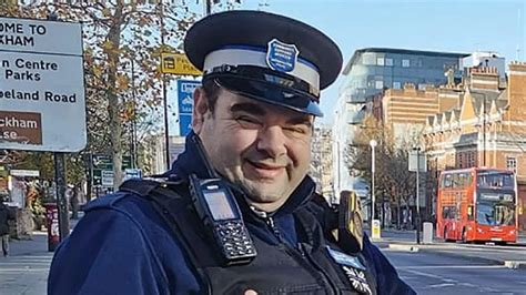 Met Police Pcso Caught Performing Sex Act On Park Bench In Broad