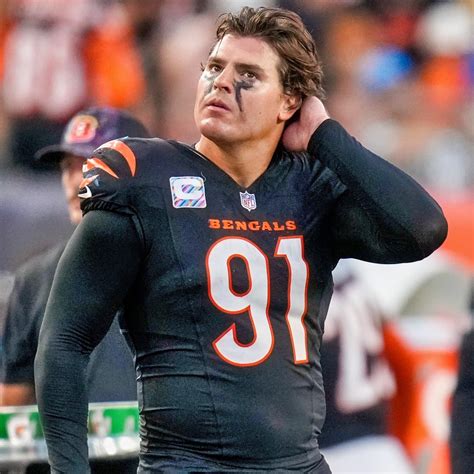 Black - Explosive NFL Rumor: 2 Powerhouse Teams Linked to Blockbuster